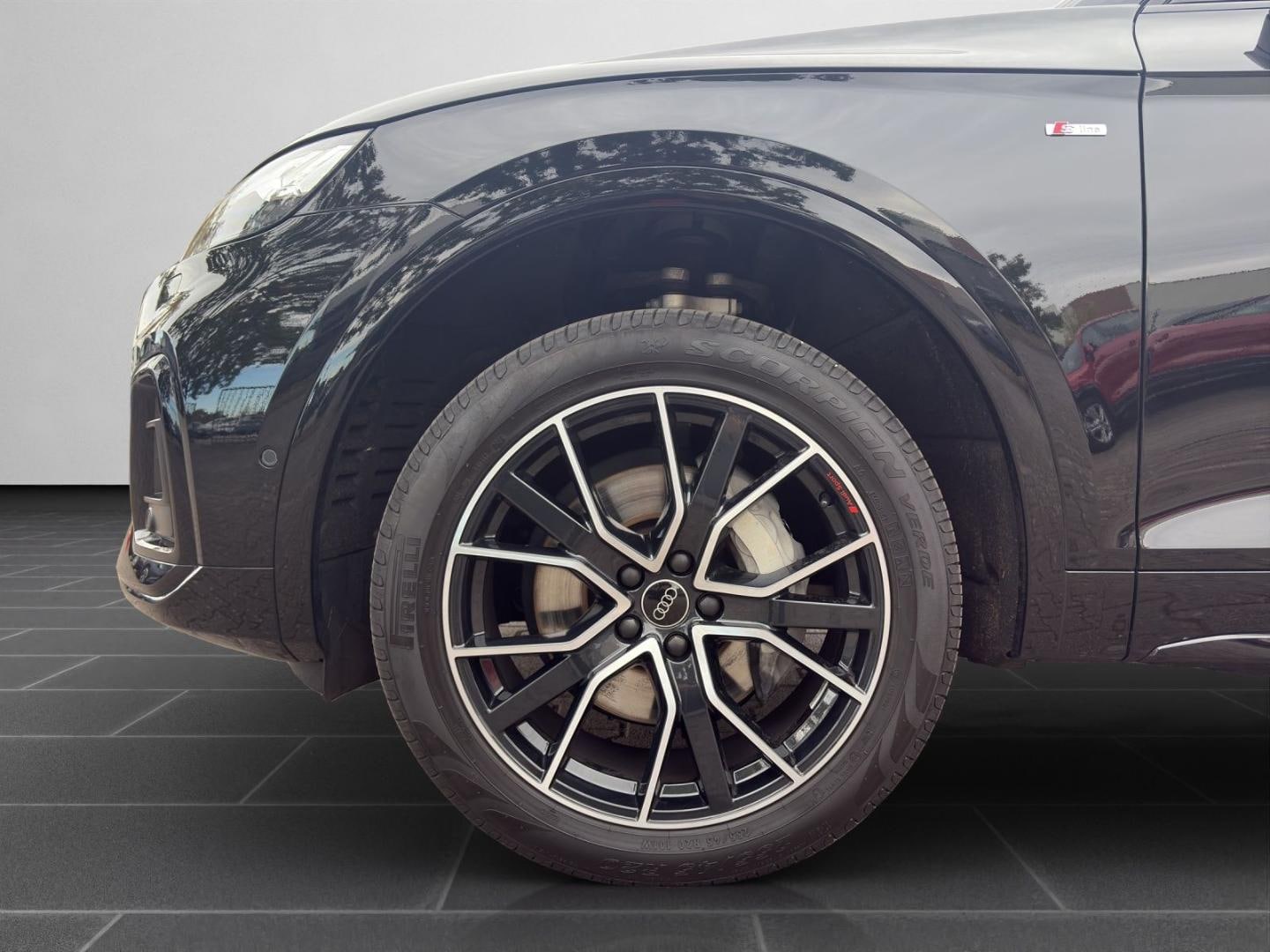 Bild über Audi Q5 TFSI e S line business 55 TFSI e quattro S tronic - für weitere Informationen kontaktieren Sie den Audi Partner