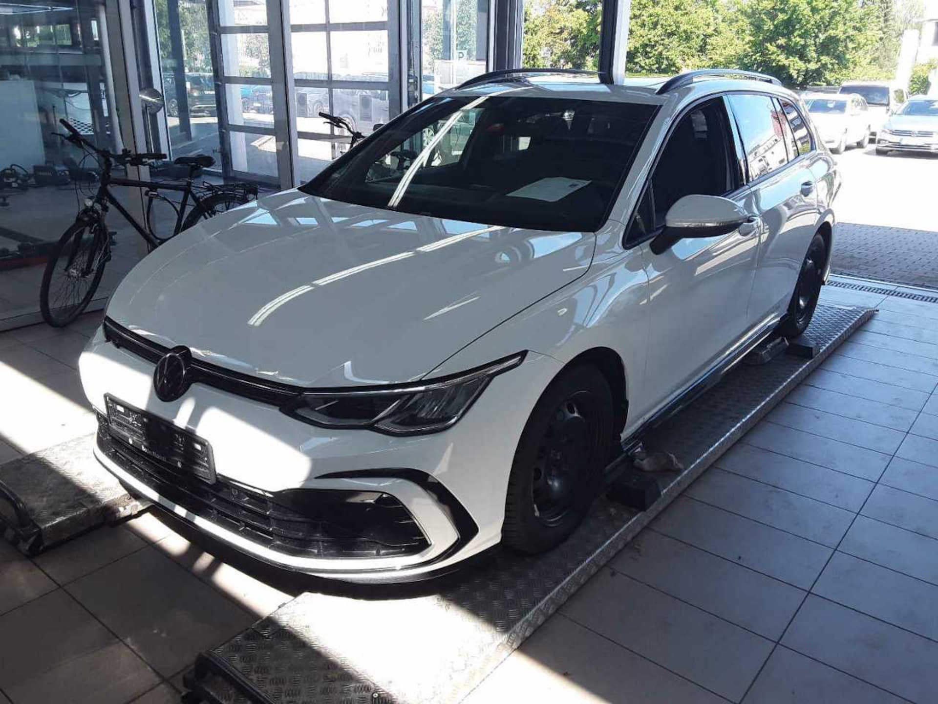 Volkswagen Golf Variant R-Line