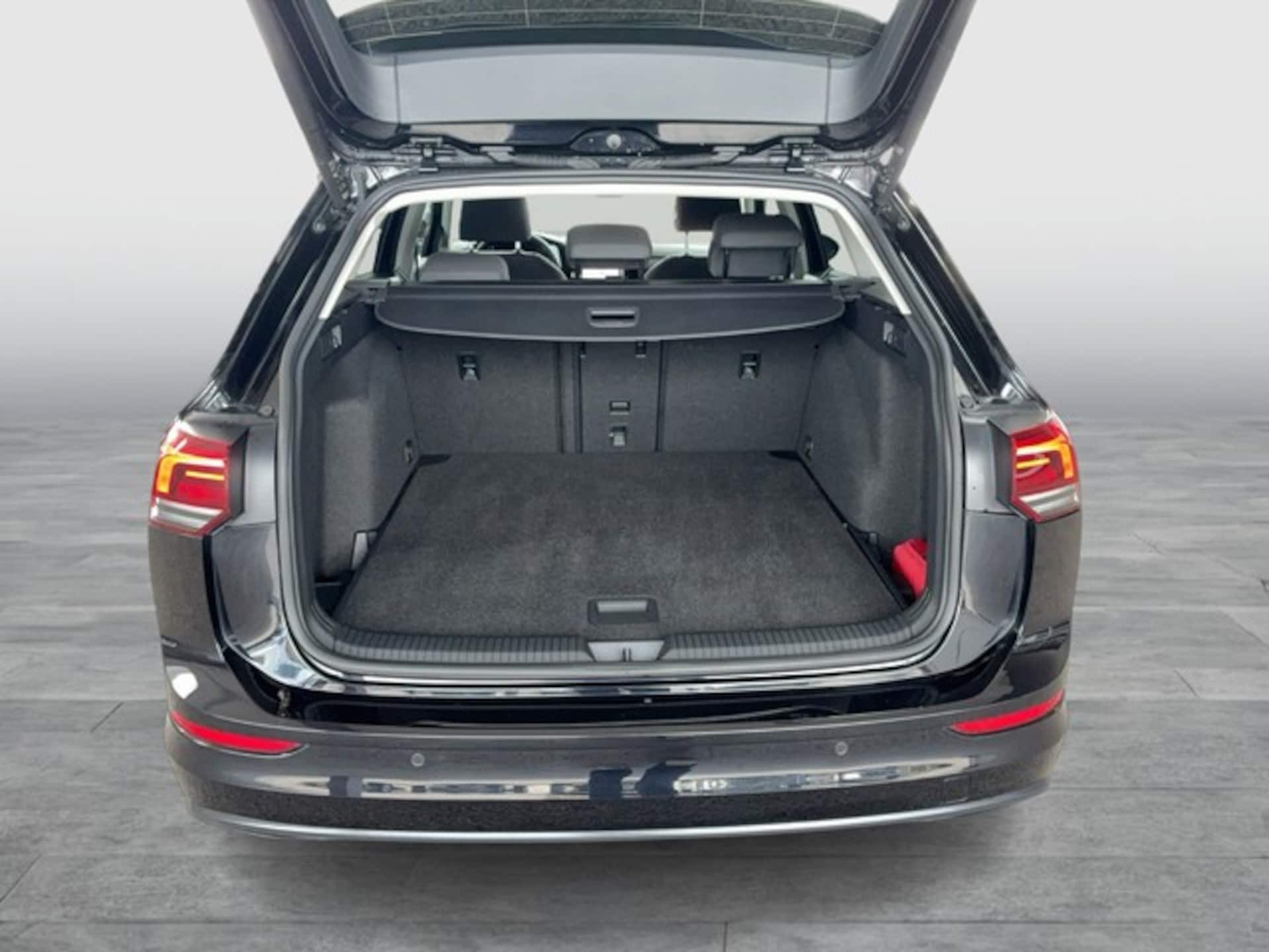 Volkswagen Golf Variant Life