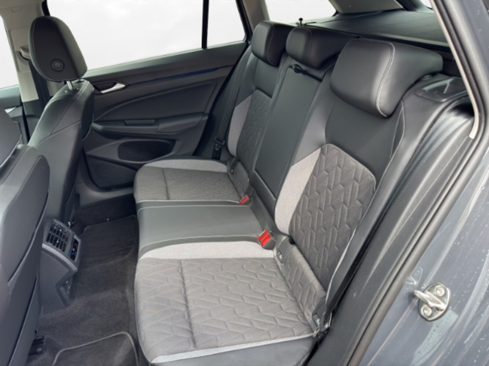 Volkswagen Golf Variant – Bild 9