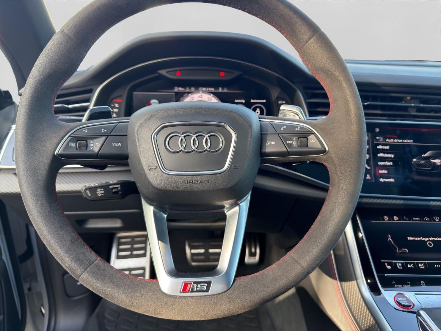 Bild über Audi RS Q8 SUV TFSI quattro 471 kW tiptronic - für weitere Informationen kontaktieren Sie den Audi Partner