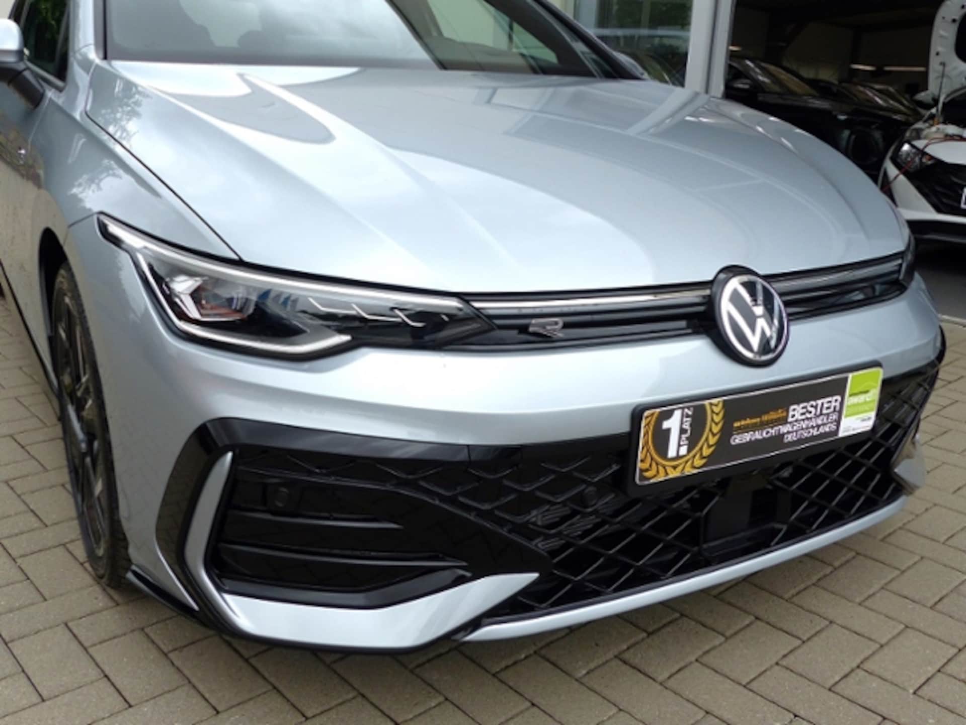 Volkswagen Golf R-Line