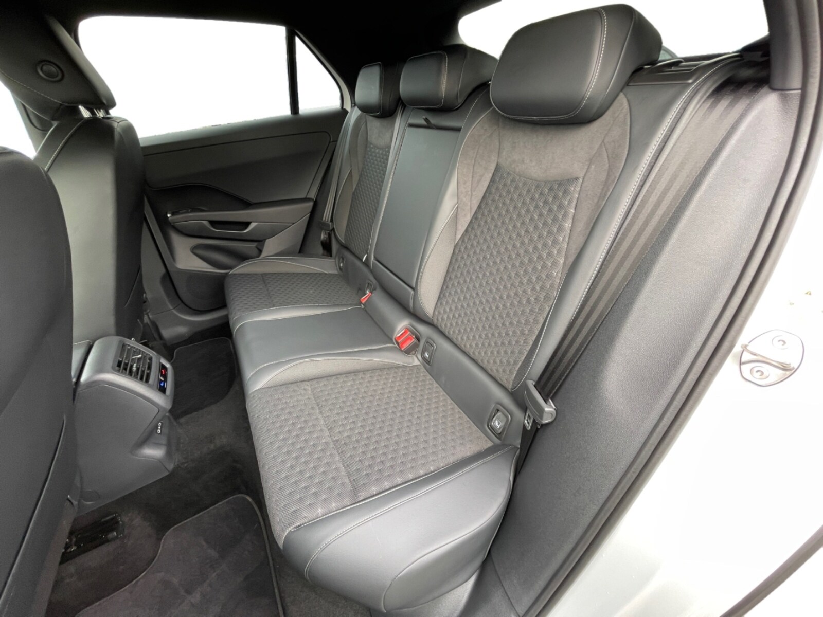 Volkswagen T-Roc – Bild 15