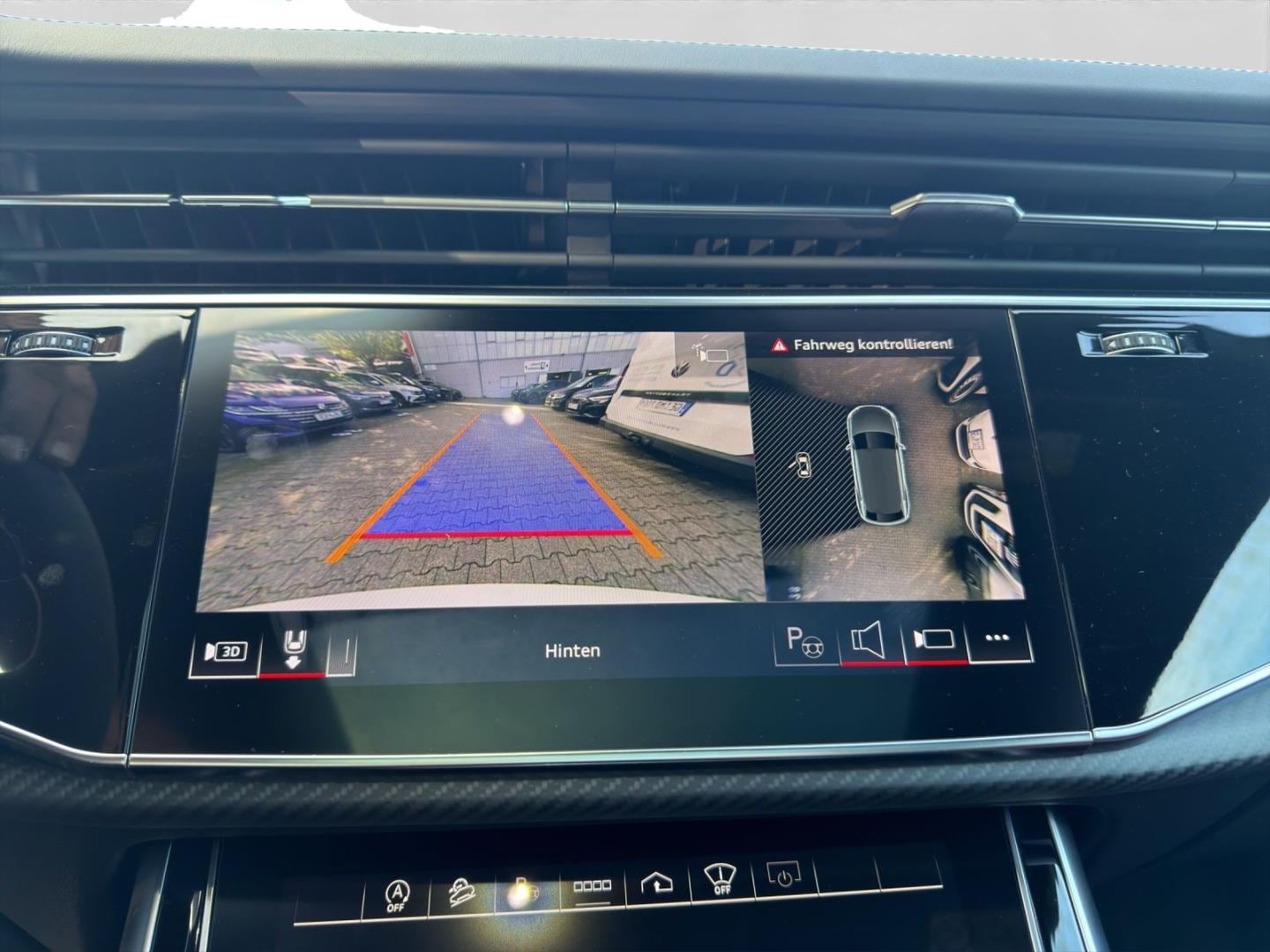Bild über Audi RS Q8 SUV TFSI quattro 471 kW tiptronic - für weitere Informationen kontaktieren Sie den Audi Partner