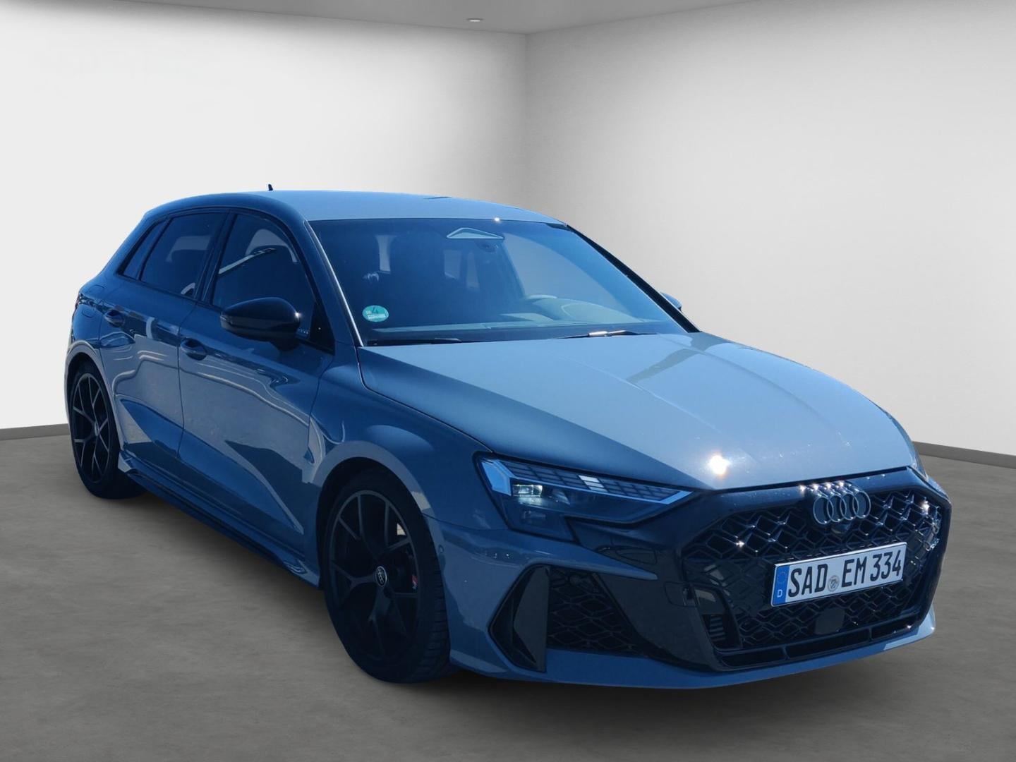 Bild über Audi RS 3 Sportback TFSI quattro 294 kW S tronic - für weitere Informationen kontaktieren Sie den Audi Partner