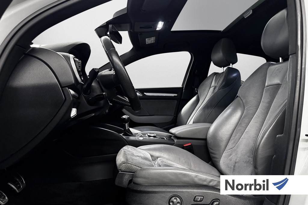 Bild som visar Audi A3 Sedan A3 Sedan 2.0 TDI quattro Sport 150 hk 6-växlad - för mer information kontakta din Audi Partner