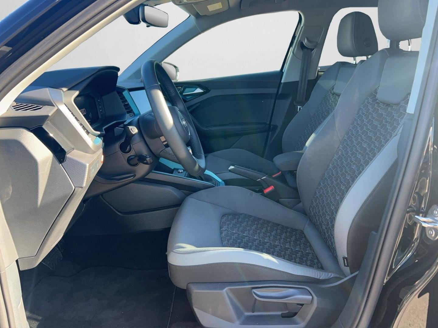 Bild über Audi A1 allstreet 30 TFSI S tronic - für weitere Informationen kontaktieren Sie den Audi Partner