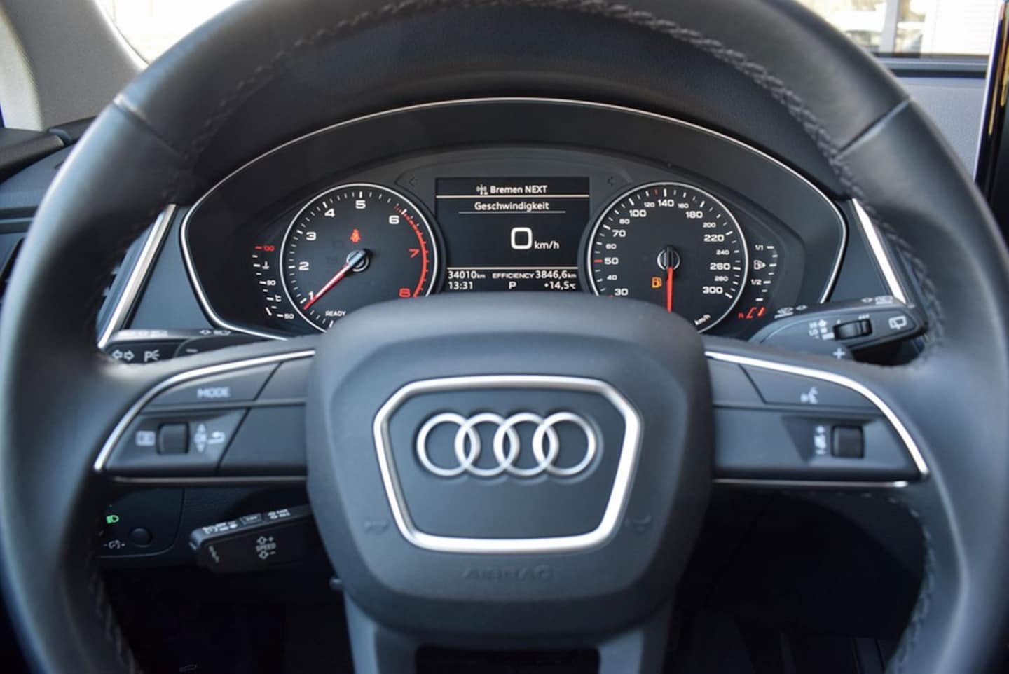 Bild über Audi Q5 40 TFSI quattro S tronic - für weitere Informationen kontaktieren Sie den Audi Partner