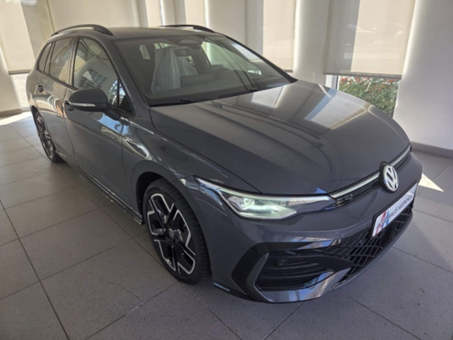 Volkswagen Golf Variant R-Line