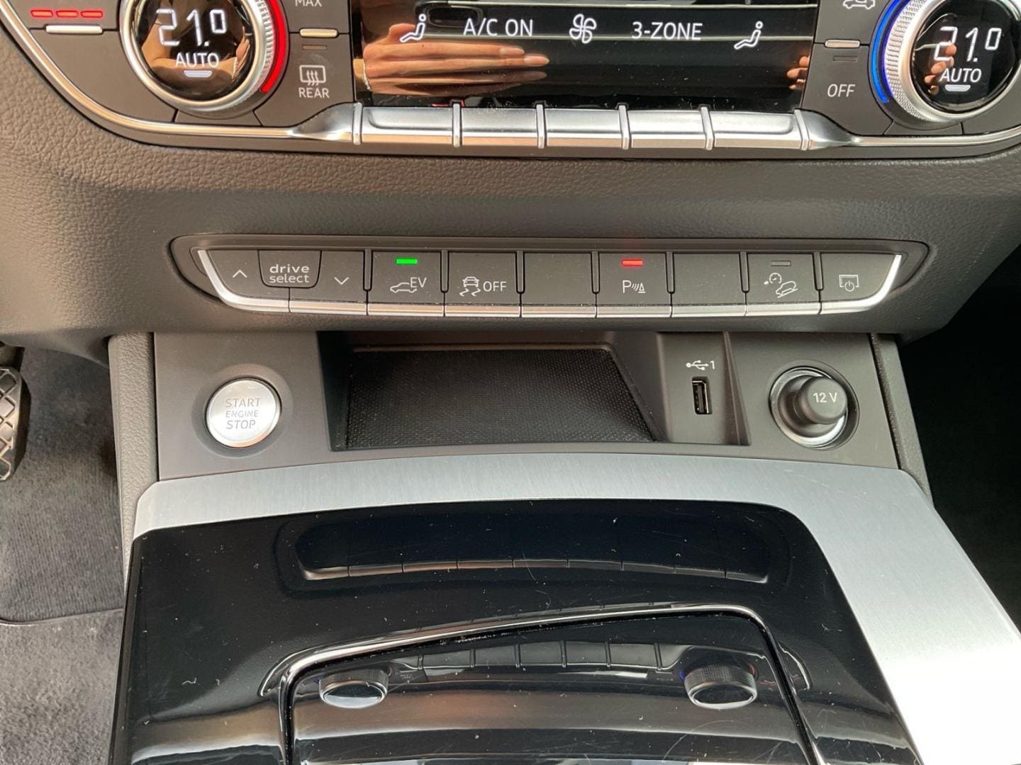 Bild über Audi Q5 TFSI e S line 50 TFSI e quattro S tronic - für weitere Informationen kontaktieren Sie den Audi Partner