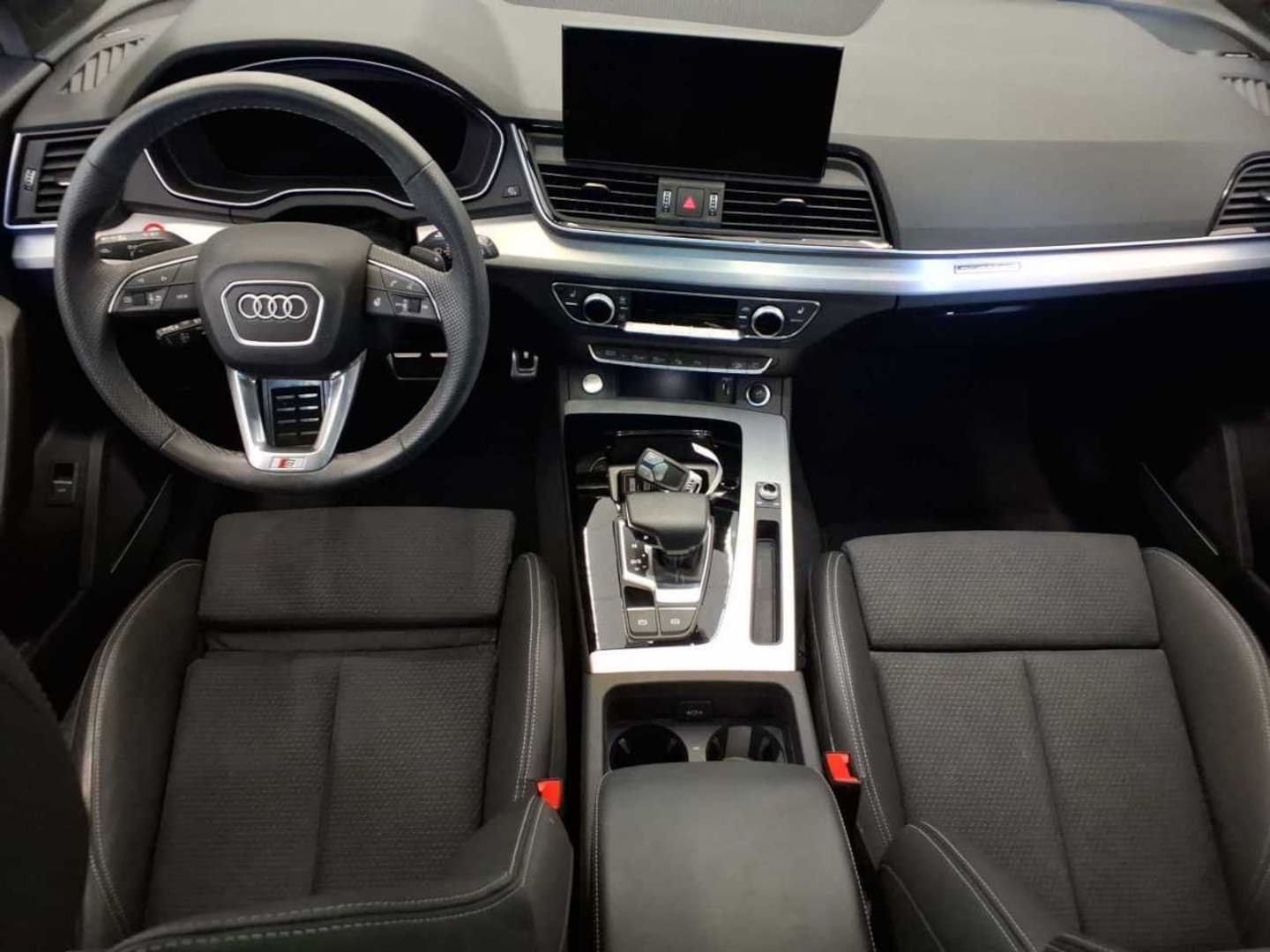 Bild über Audi Q5 40 TDI quattro 150 kW S tronic - für weitere Informationen kontaktieren Sie den Audi Partner