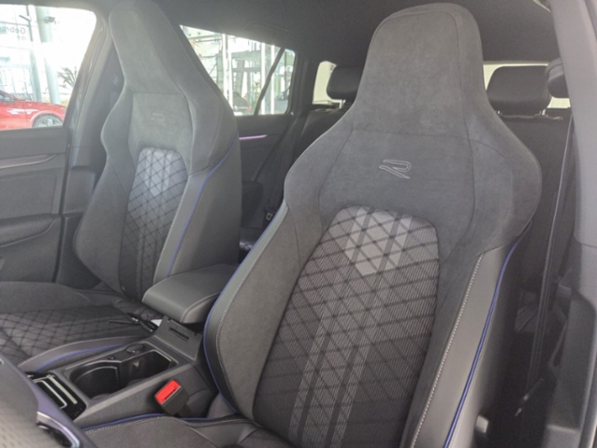 Volkswagen Golf Variant R-Line