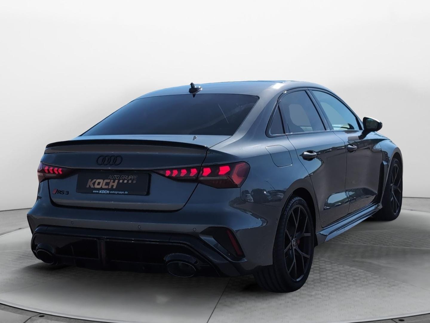Bild über Audi RS 3 Limousine TFSI quattro 294 kW S tronic - für weitere Informationen kontaktieren Sie den Audi Partner