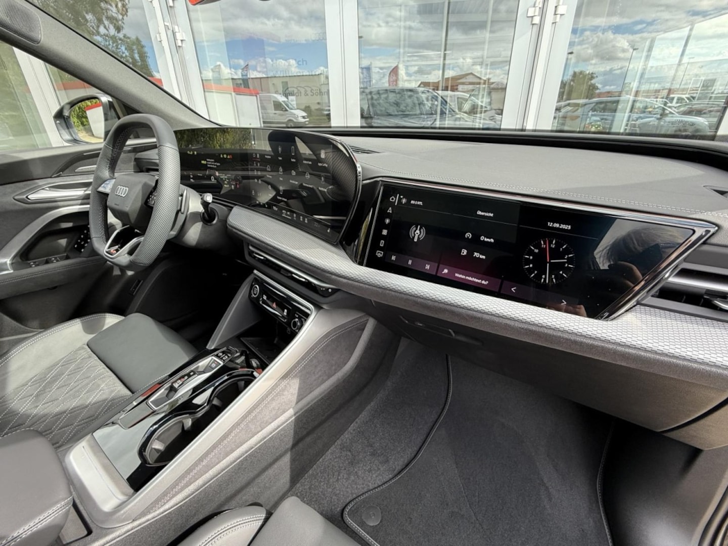 Bild über Audi Q5 SUV TDI quattro 150 kW S tronic - für weitere Informationen kontaktieren Sie den Audi Partner