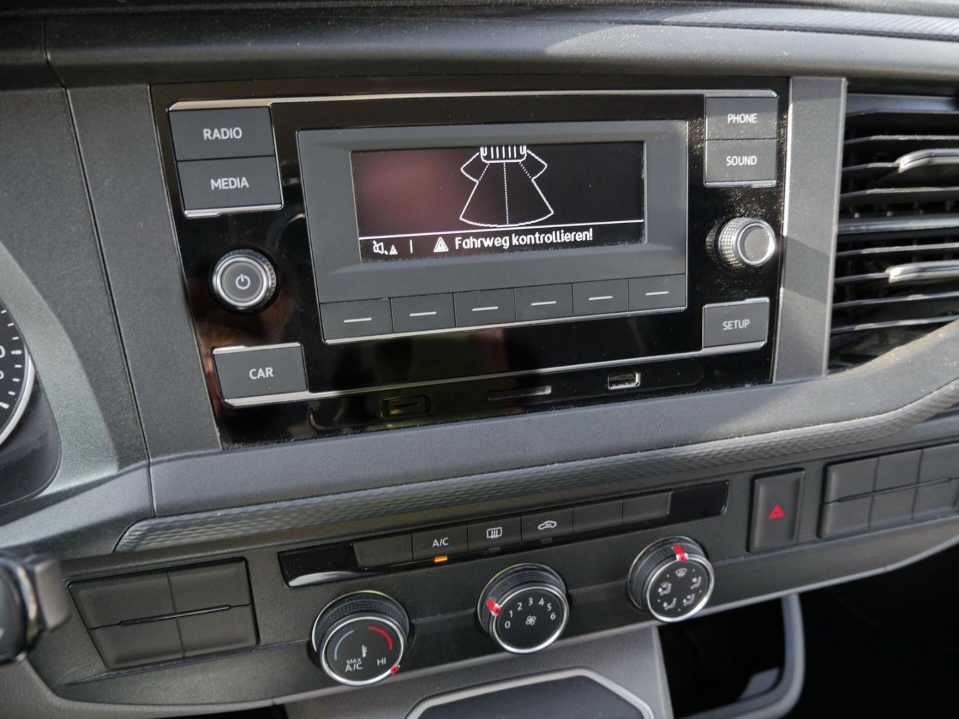 Volkswagen T6.1 Transporter Kasten langer Radstand
