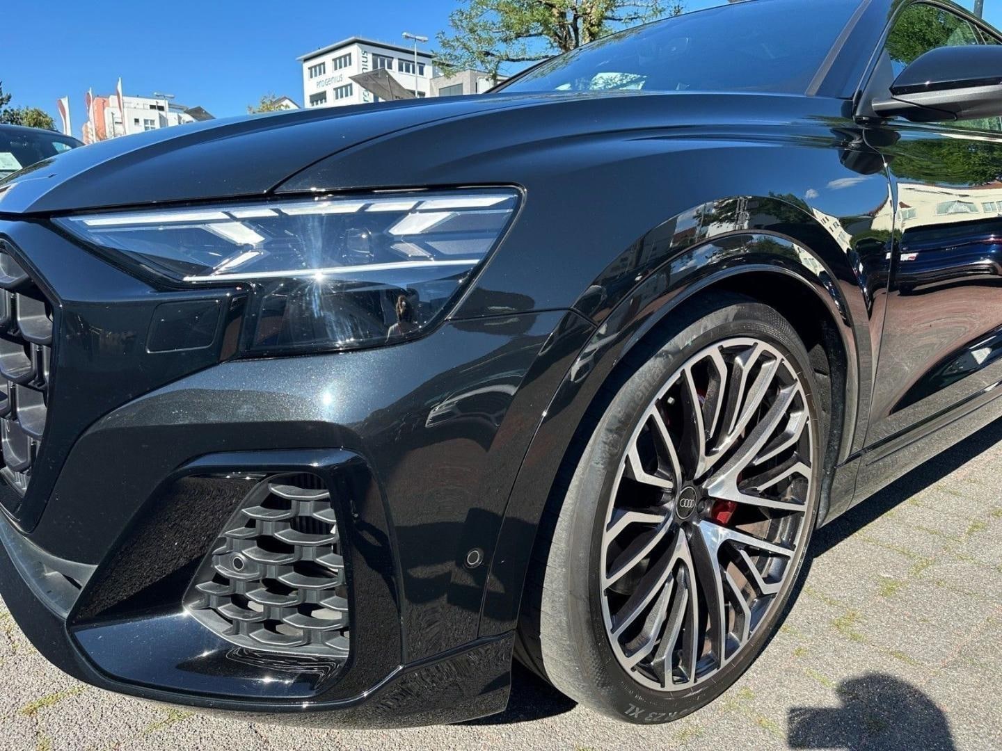 Bild über Audi SQ8 SUV TFSI quattro tiptronic - für weitere Informationen kontaktieren Sie den Audi Partner