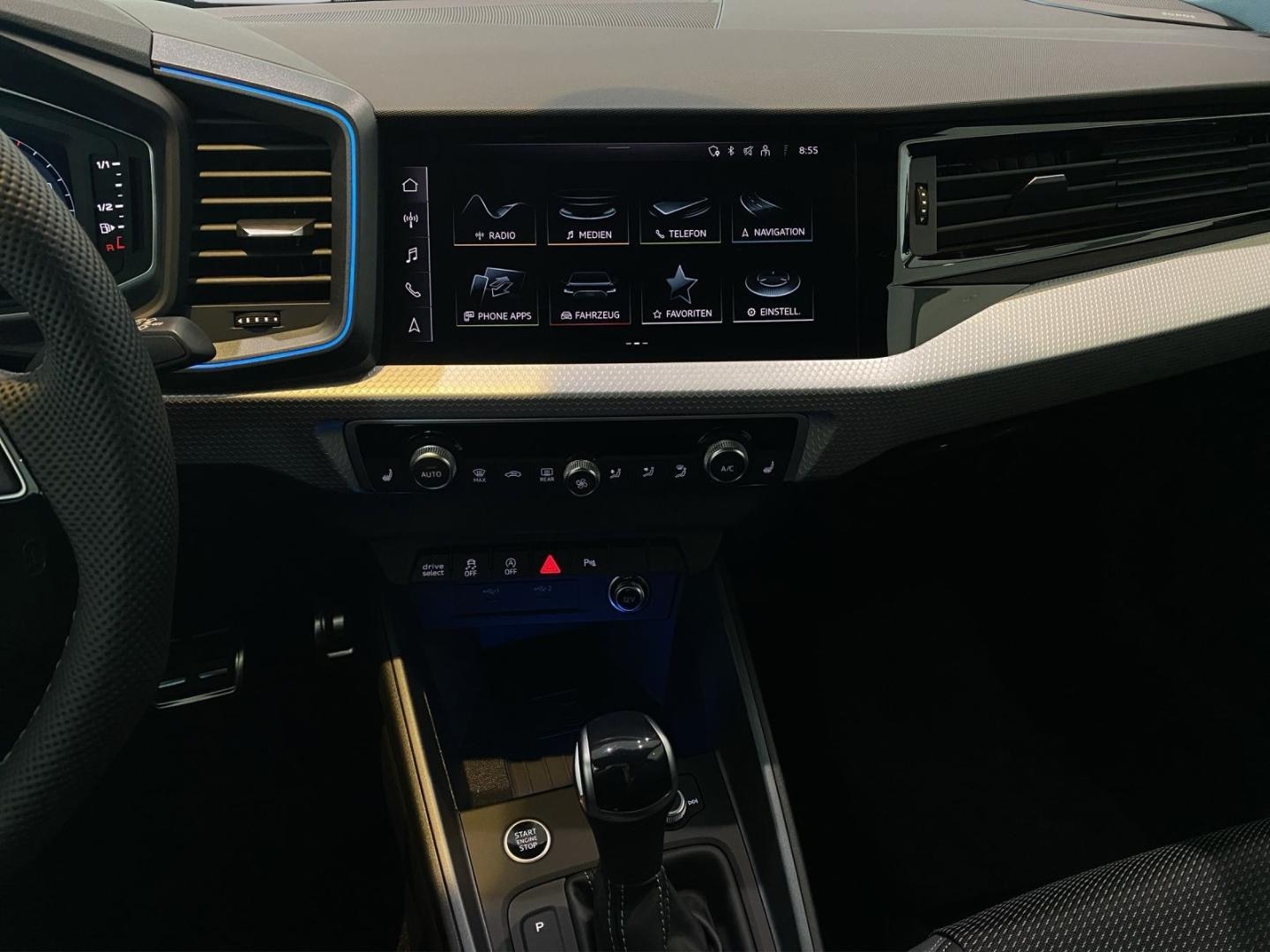 Bild über Audi A1 Sportback S line 30 TFSI S tronic - für weitere Informationen kontaktieren Sie den Audi Partner