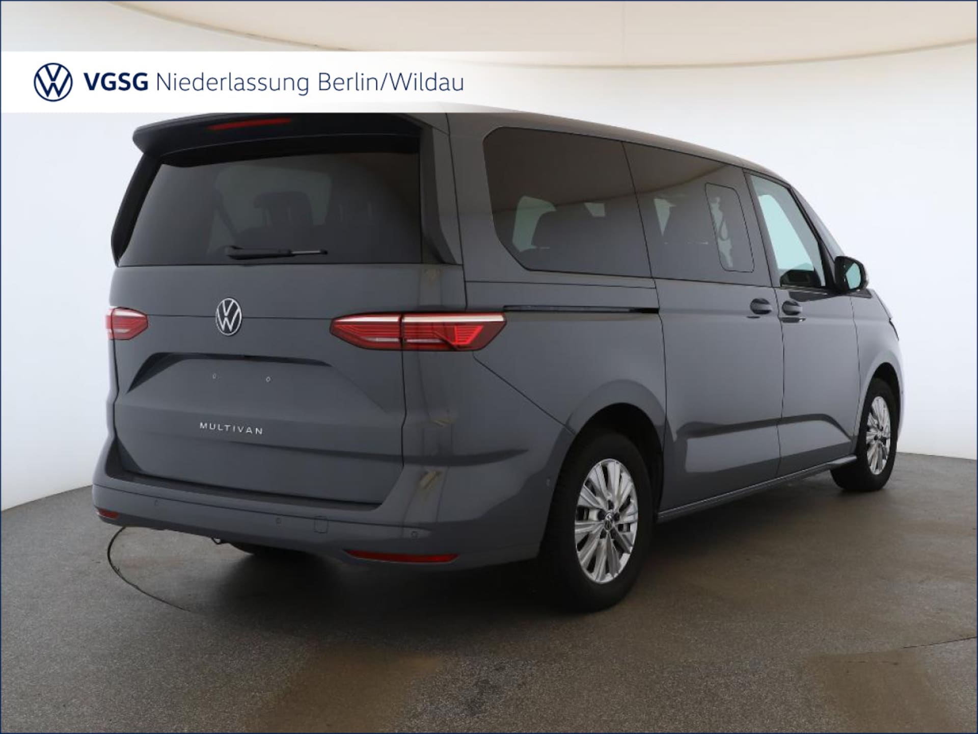 Volkswagen Multivan Langversion Basis-Modell