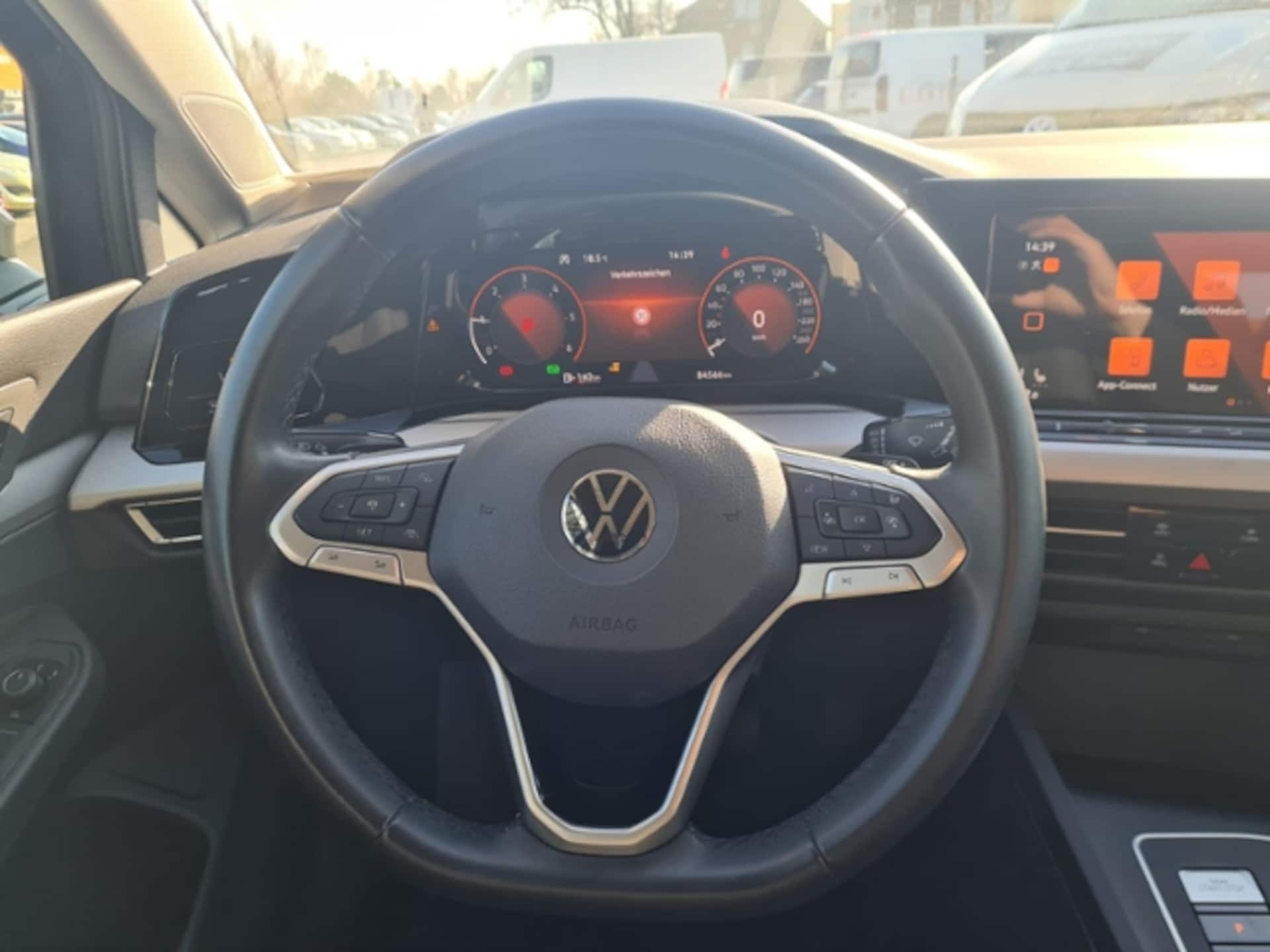 Volkswagen Golf Variant Life