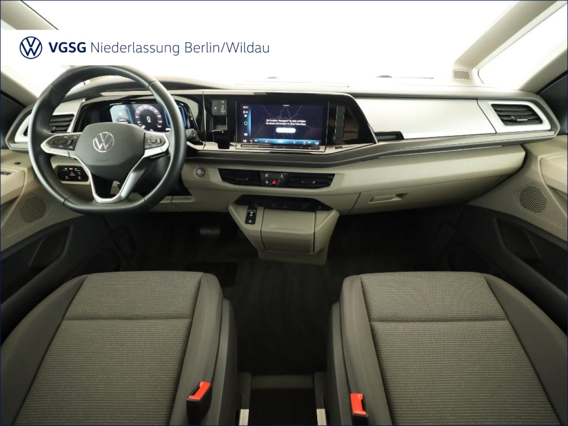 Volkswagen Multivan Langversion Basis-Modell