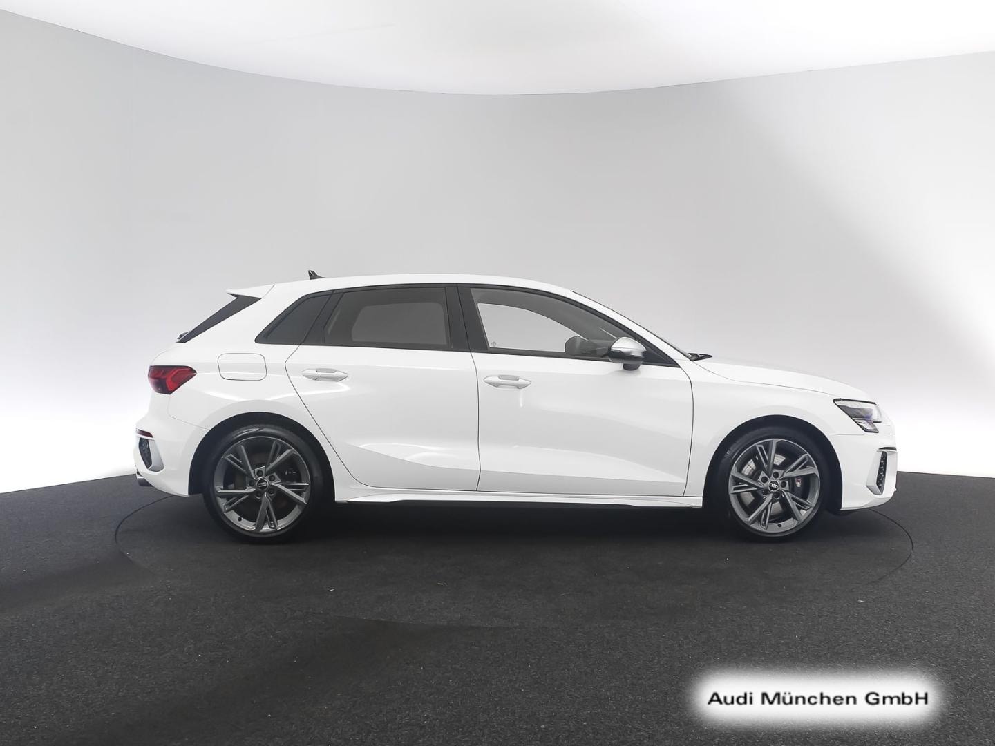 Bild über Audi S3 Sportback TFSI quattro S tronic - für weitere Informationen kontaktieren Sie den Audi Partner