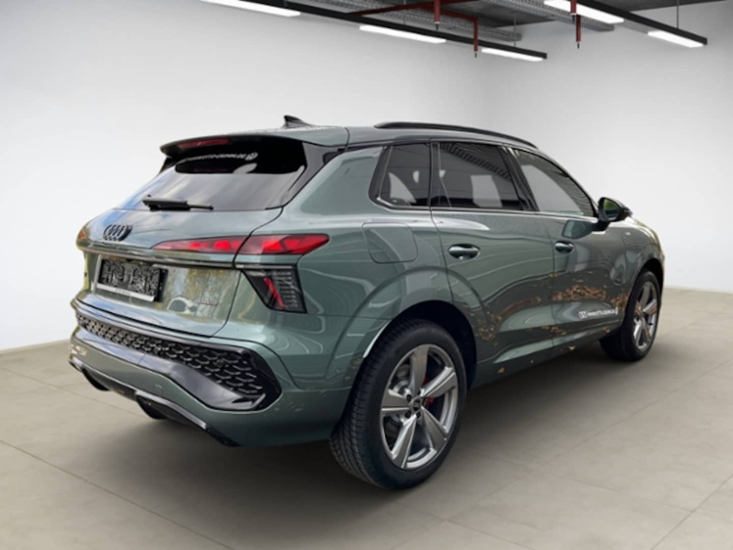 Bild über Audi Q3 SUV TFSI quattro 195 kW S tronic - für weitere Informationen kontaktieren Sie den Audi Partner