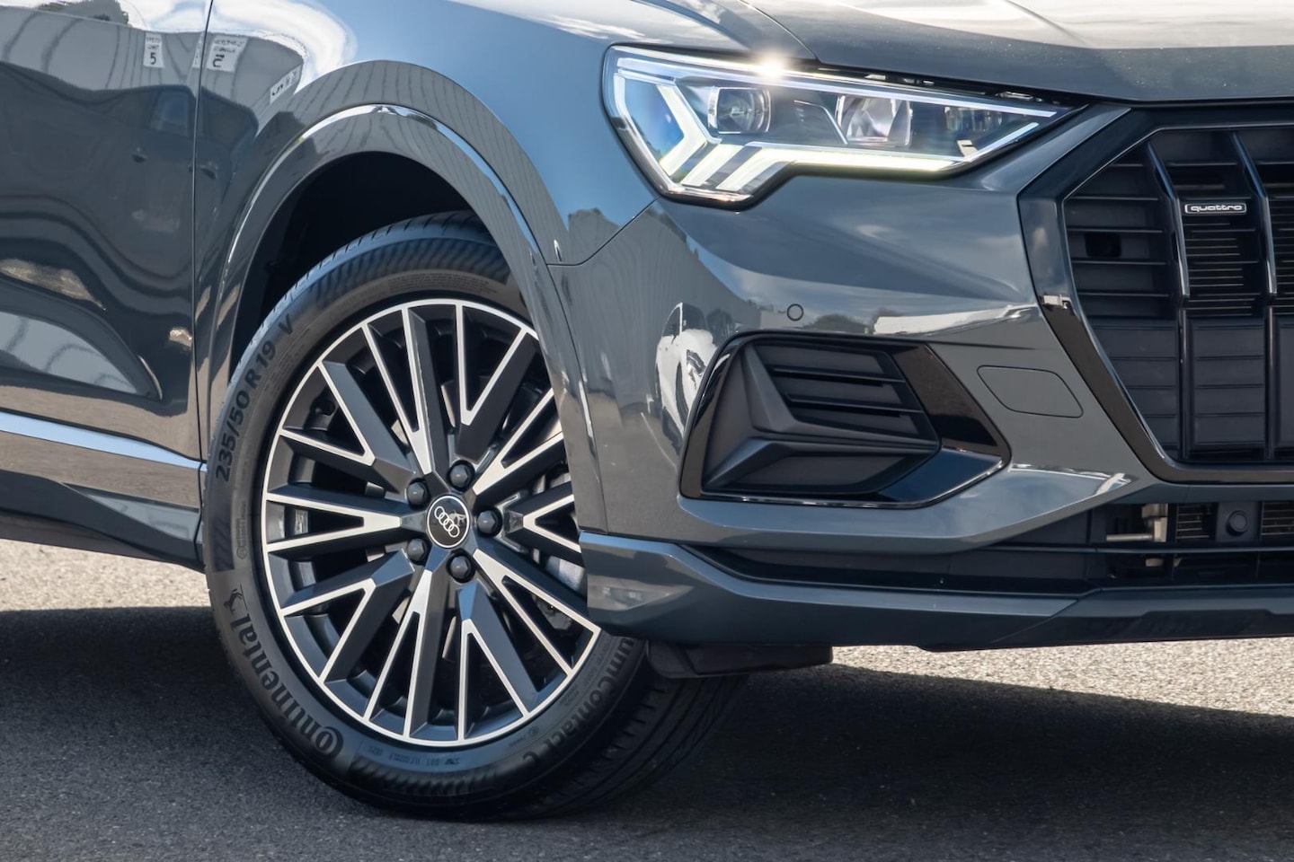 Image about Audi Q3 40 TFSI quattro S tronic