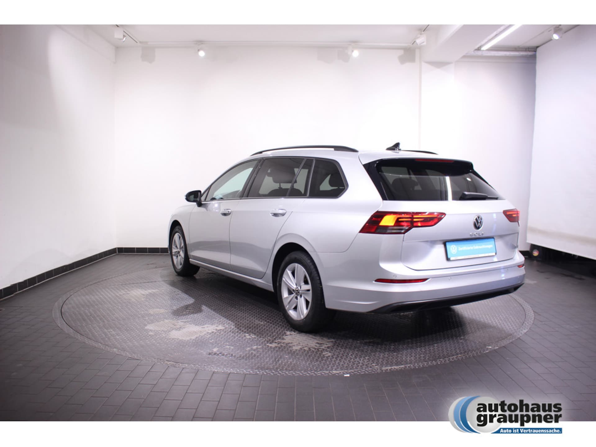 Volkswagen Golf Variant Life