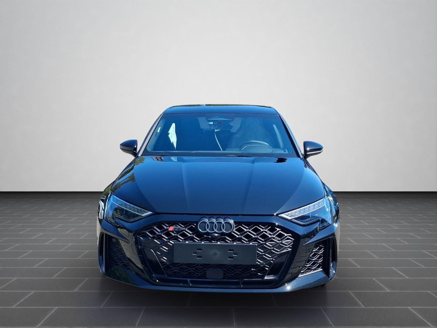 Bild über Audi RS 3 Limousine TFSI quattro 294 kW S tronic - für weitere Informationen kontaktieren Sie den Audi Partner