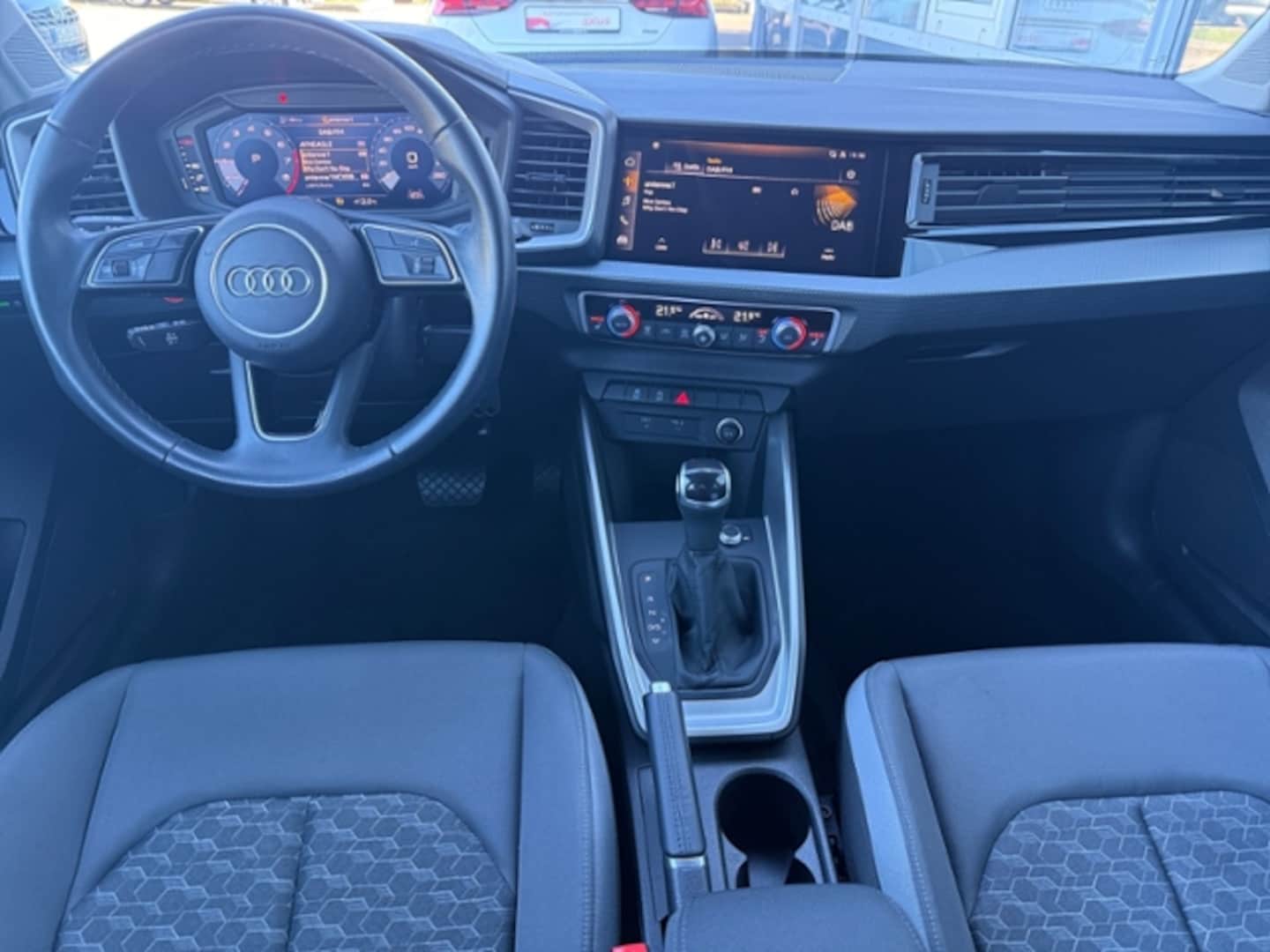 Bild über Audi A1 Sportback advanced 30 TFSI S tronic - für weitere Informationen kontaktieren Sie den Audi Partner