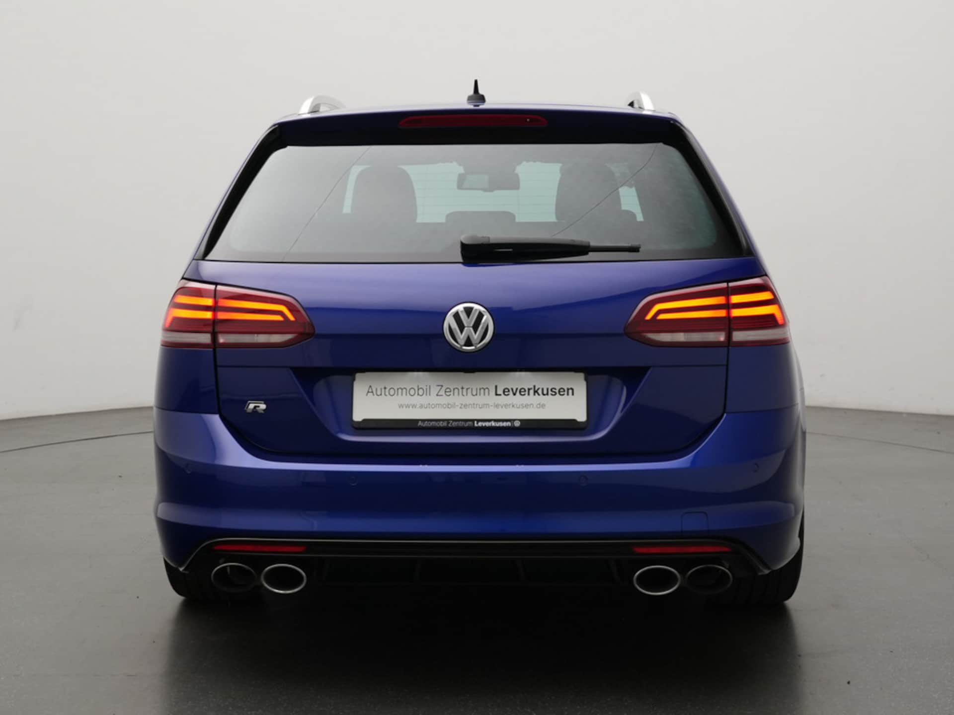 Volkswagen Golf Variant R