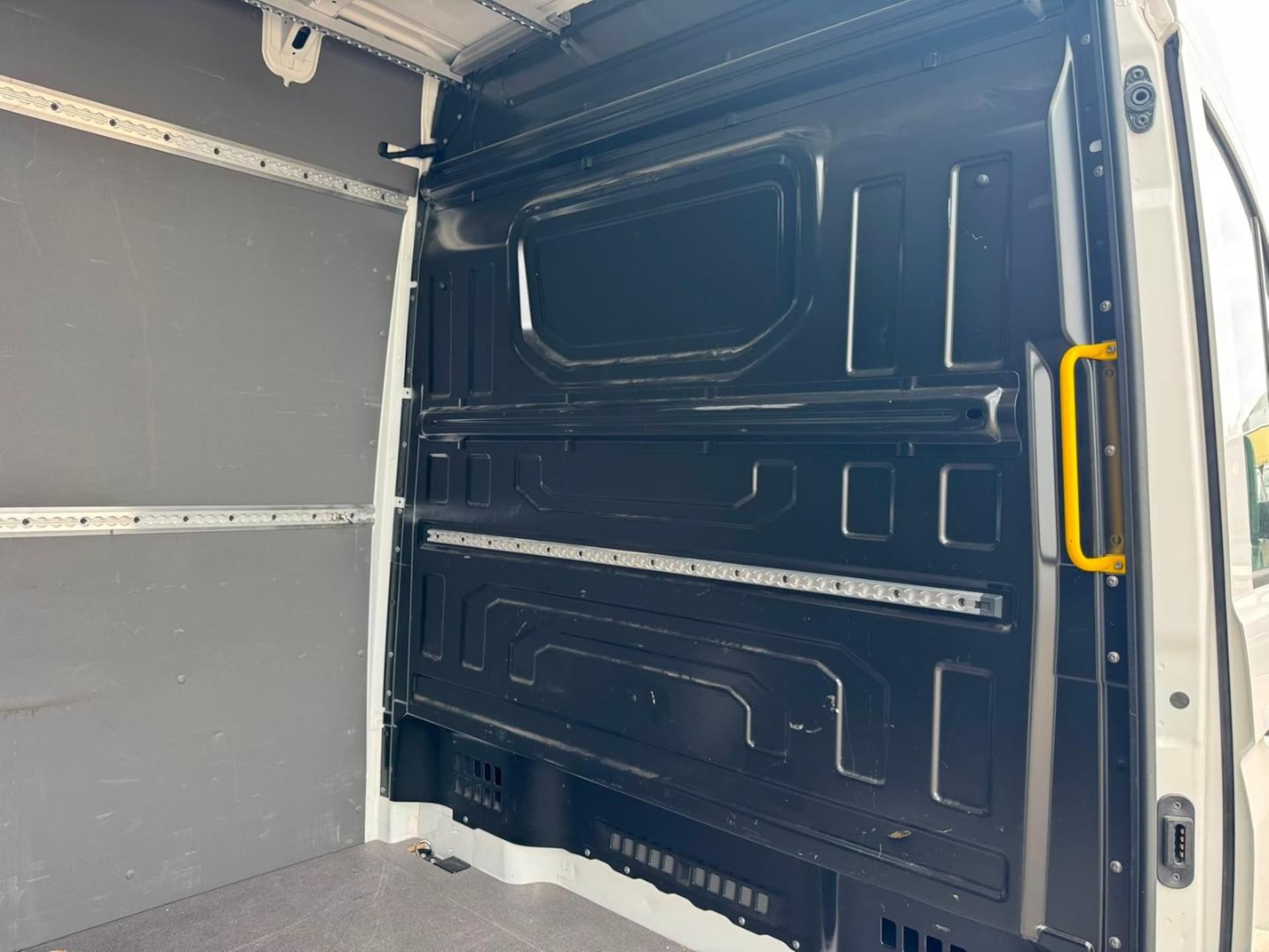 Volkswagen Crafter Kasten langer Radstand