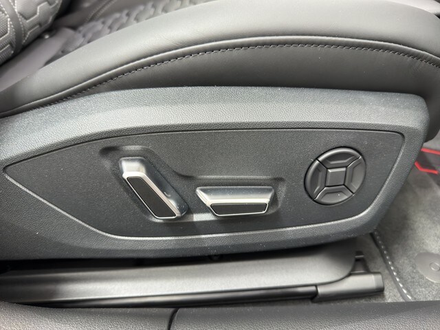 Image about Audi RS 6 Avant performance quattro tiptronic