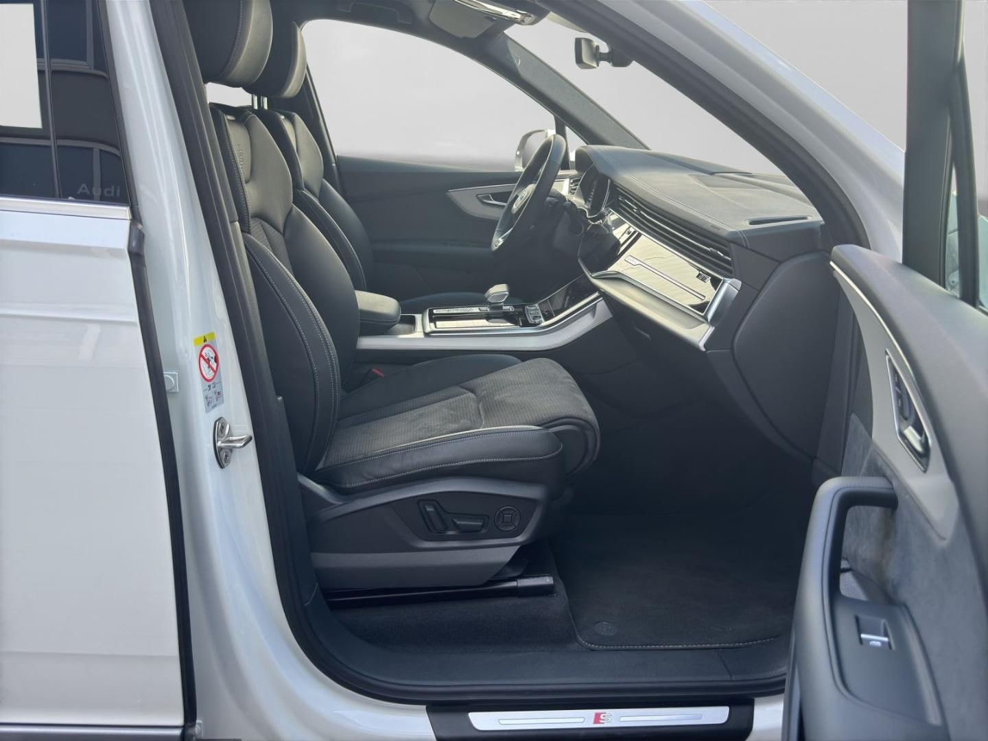 Bild über Audi Q7 SUV TDI quattro 170 kW tiptronic - für weitere Informationen kontaktieren Sie den Audi Partner