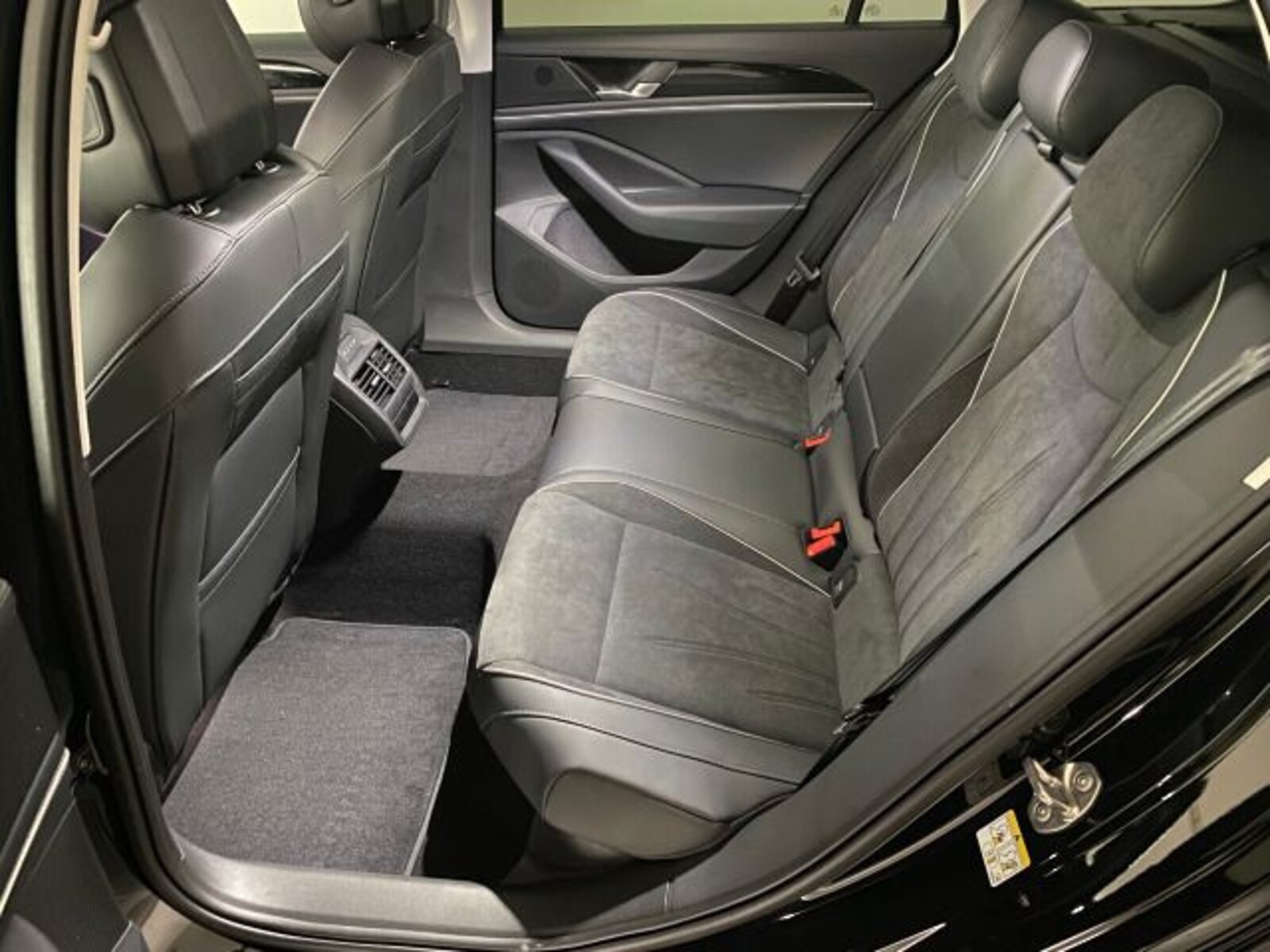 Volkswagen Passat – Bild 14