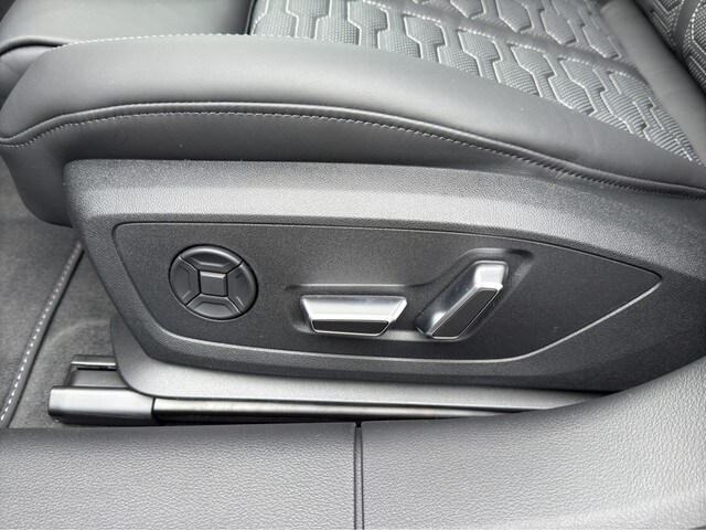 Image about Audi RS 6 Avant performance quattro tiptronic