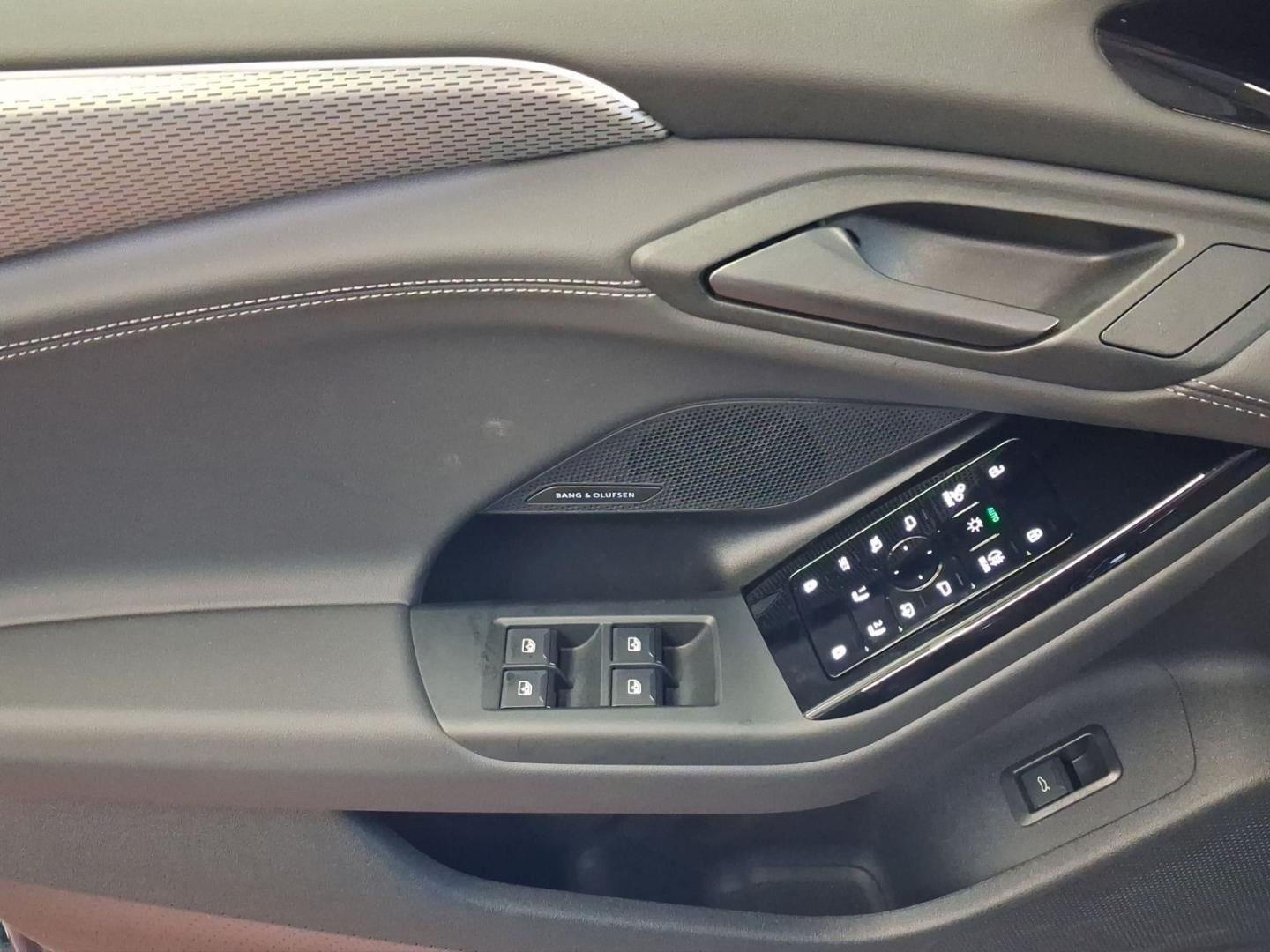 Bild über Audi A6 Avant e-tron e-tron - für weitere Informationen kontaktieren Sie den Audi Partner