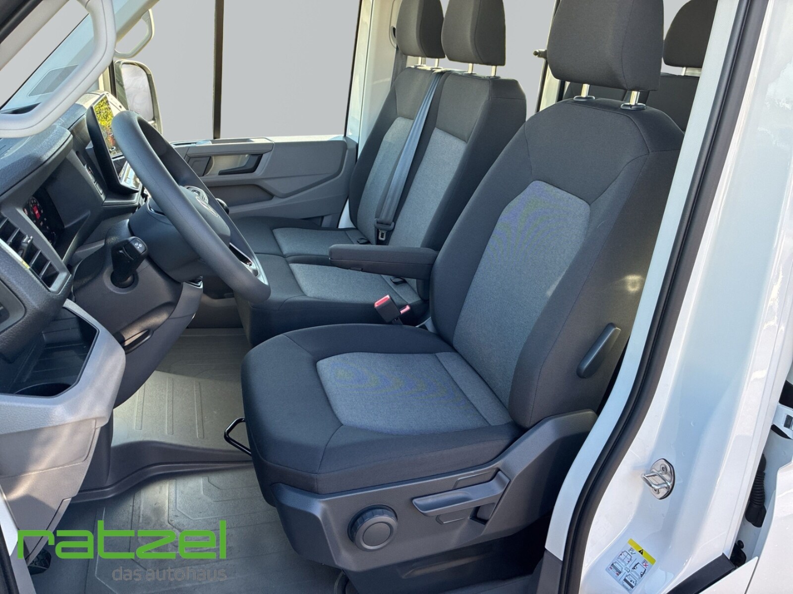 Volkswagen Crafter Doppelkabine mittlerer Radstand – Bild 11