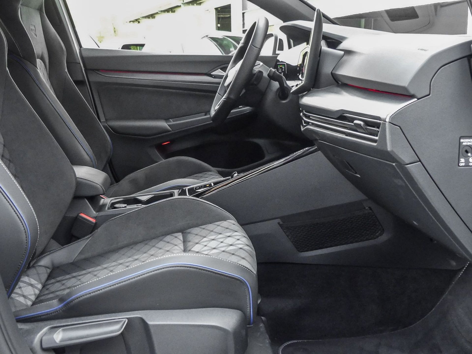 Volkswagen Golf R-Line