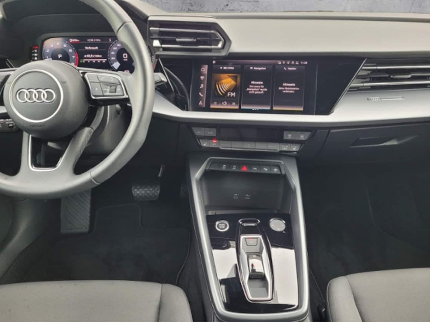 Bild über Audi A3 Limousine advanced 35 TFSI S tronic - für weitere Informationen kontaktieren Sie den Audi Partner