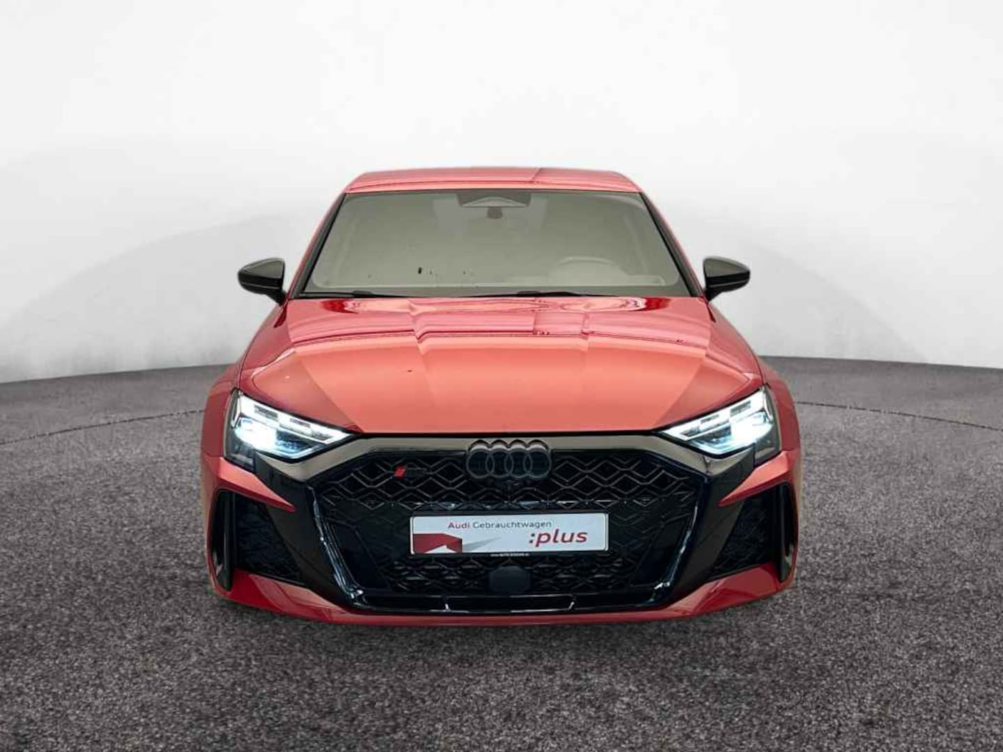 Bild über Audi RS 3 Limousine TFSI quattro 294 kW S tronic - für weitere Informationen kontaktieren Sie den Audi Partner