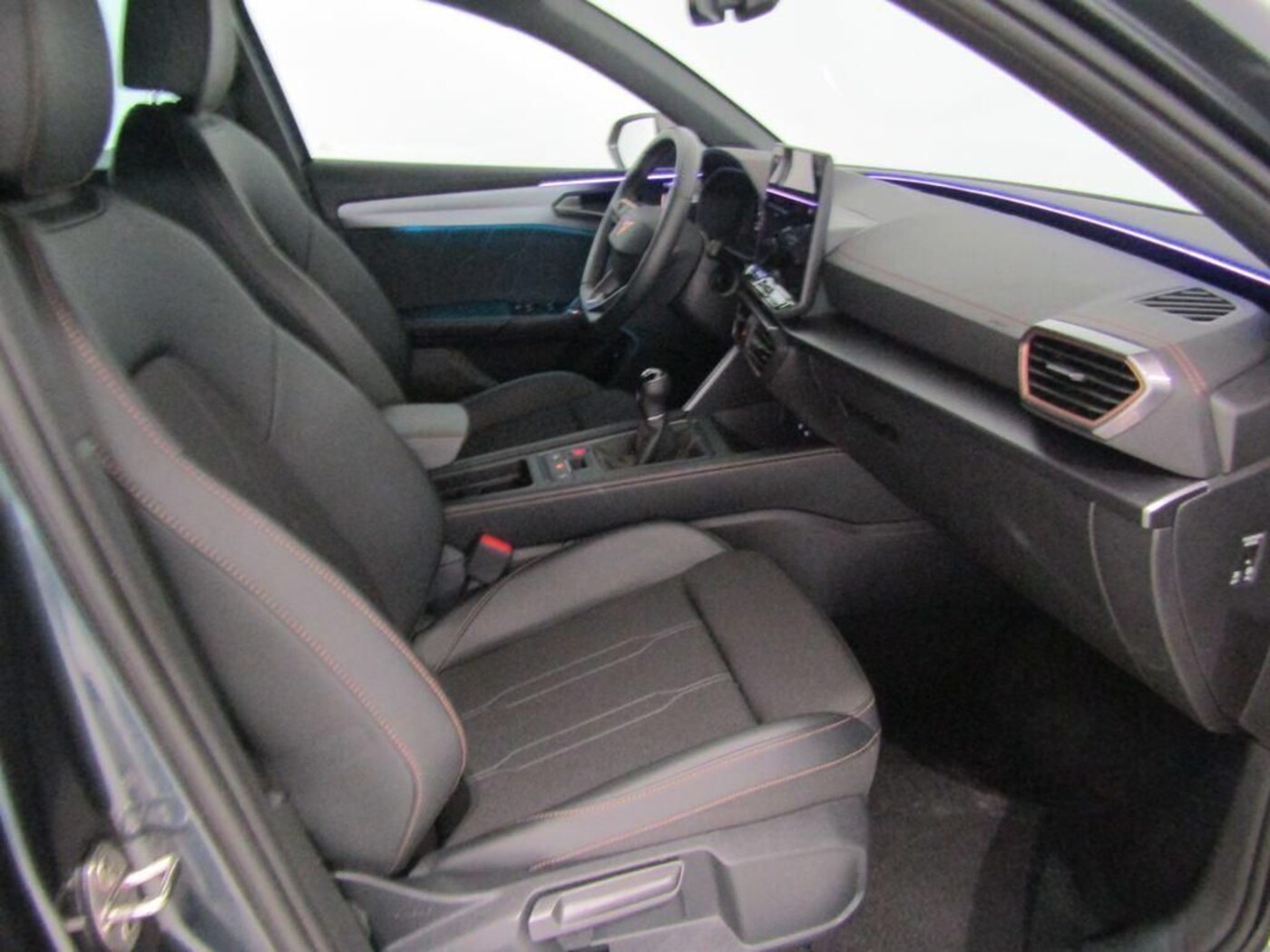 CUPRA Leon Sportstourer 1.5 TSI 110 kW (150 CV) — photo 6