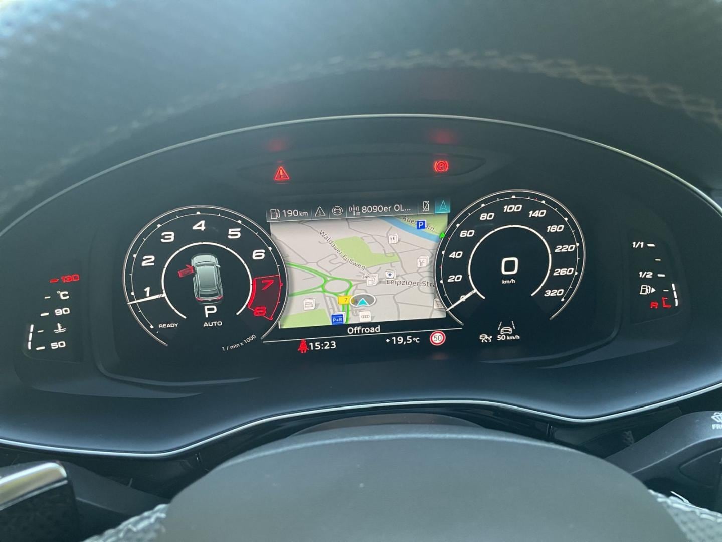 Bild über Audi RS Q8 SUV TFSI quattro 471 kW tiptronic - für weitere Informationen kontaktieren Sie den Audi Partner