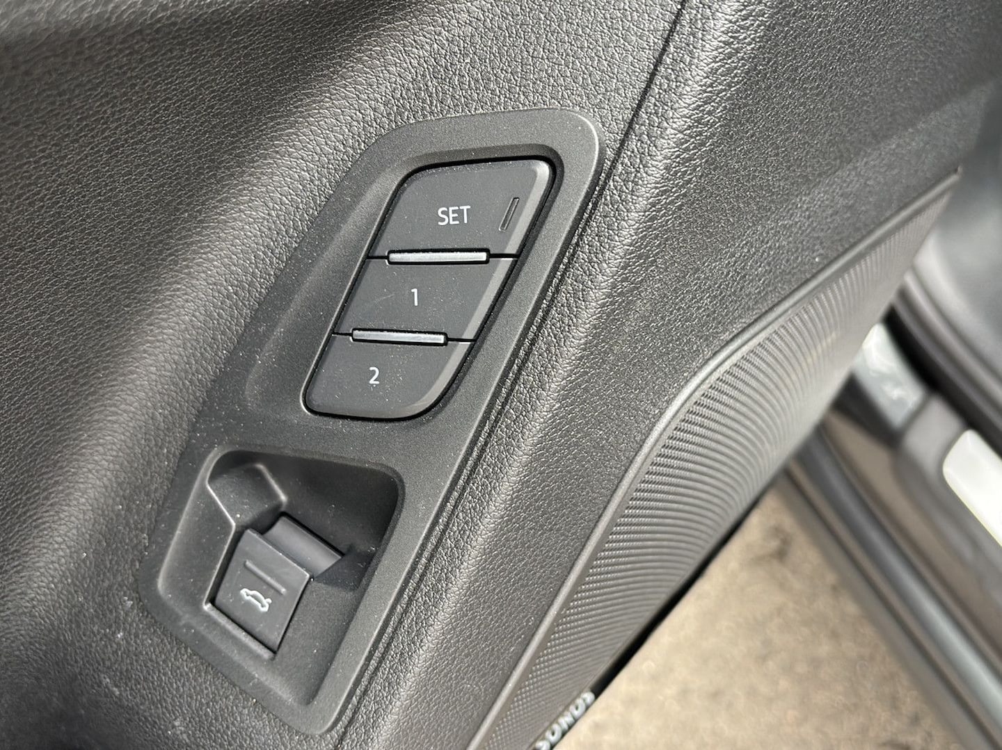 Bild über Audi Q3 TFSI quattro 140 kW S tronic - für weitere Informationen kontaktieren Sie den Audi Partner