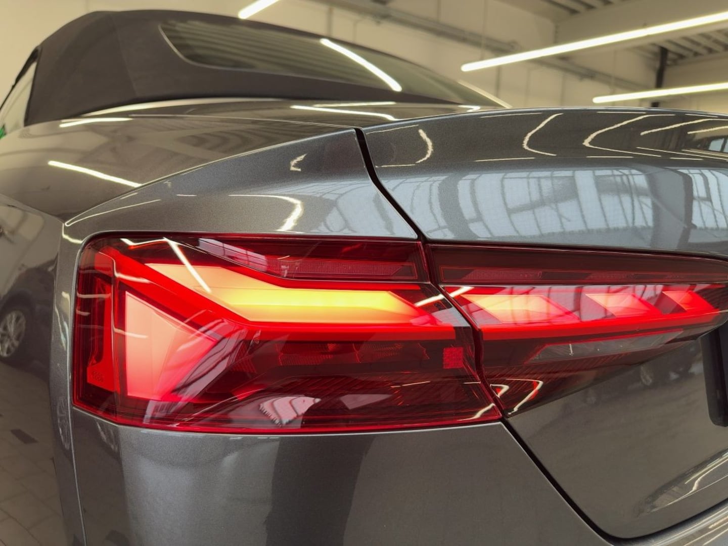 Bild über Audi S5 Cabriolet TFSI quattro tiptronic - für weitere Informationen kontaktieren Sie den Audi Partner
