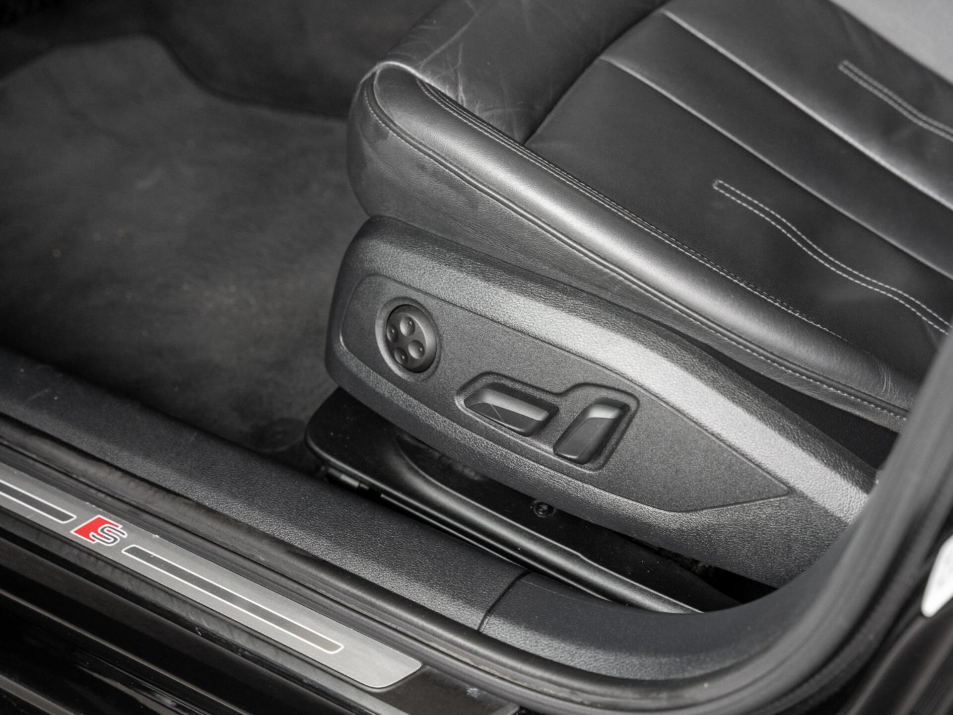 Audi A4 Avant S line