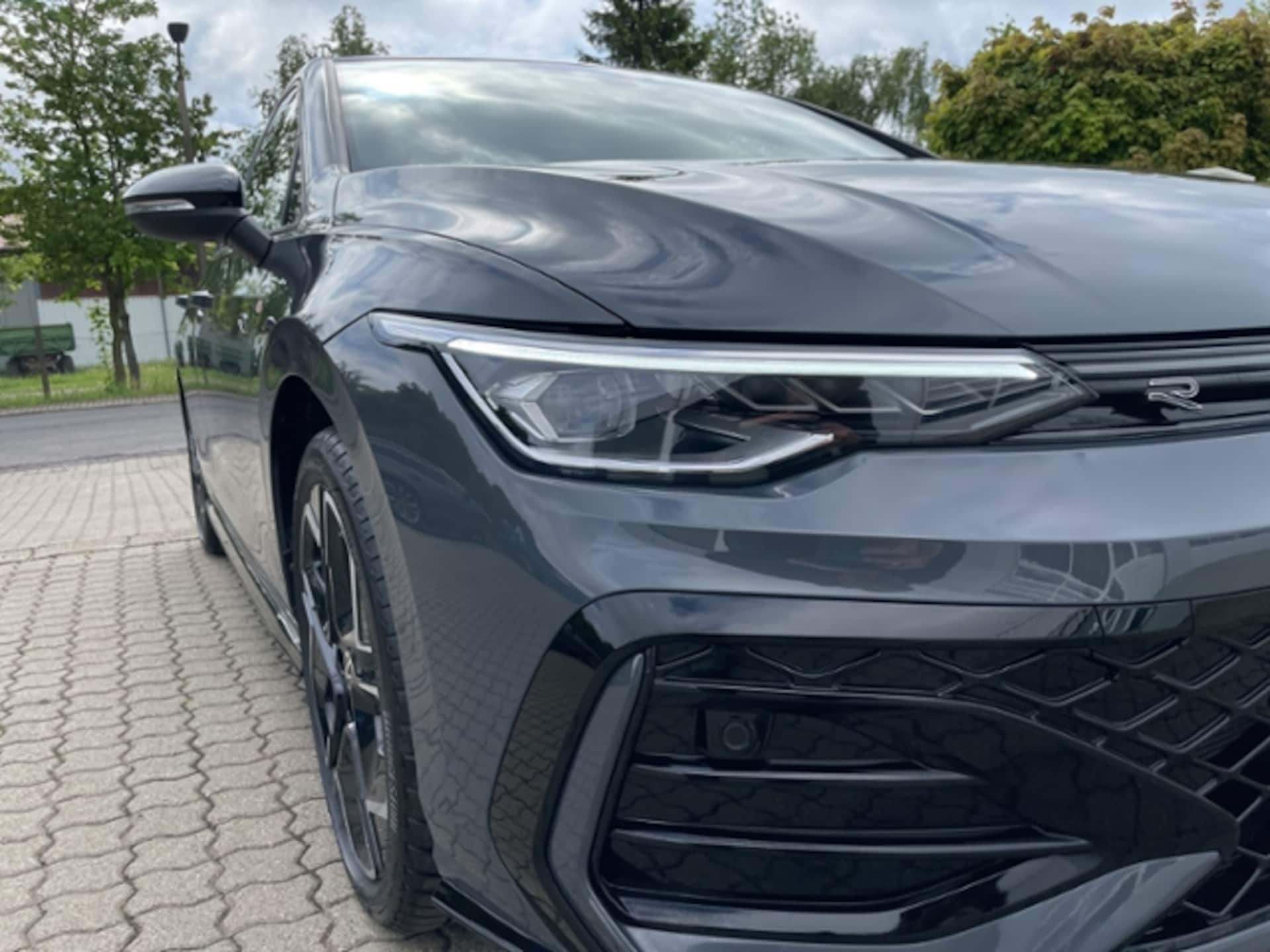 Volkswagen Golf R-Line