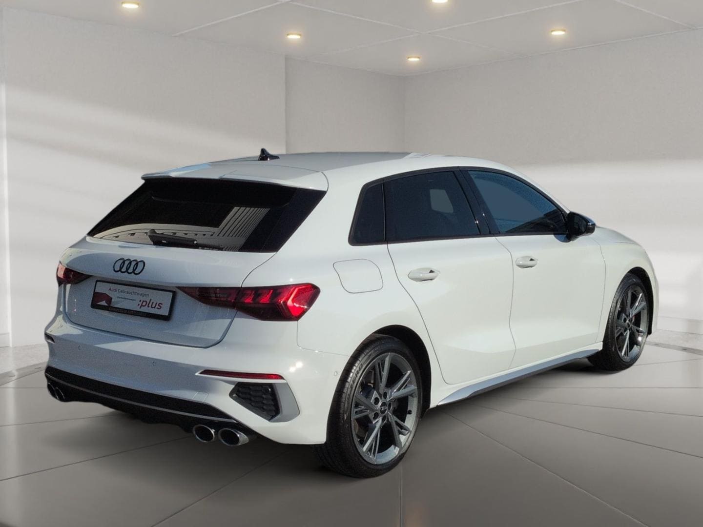 Bild über Audi S3 Sportback TFSI quattro S tronic - für weitere Informationen kontaktieren Sie den Audi Partner