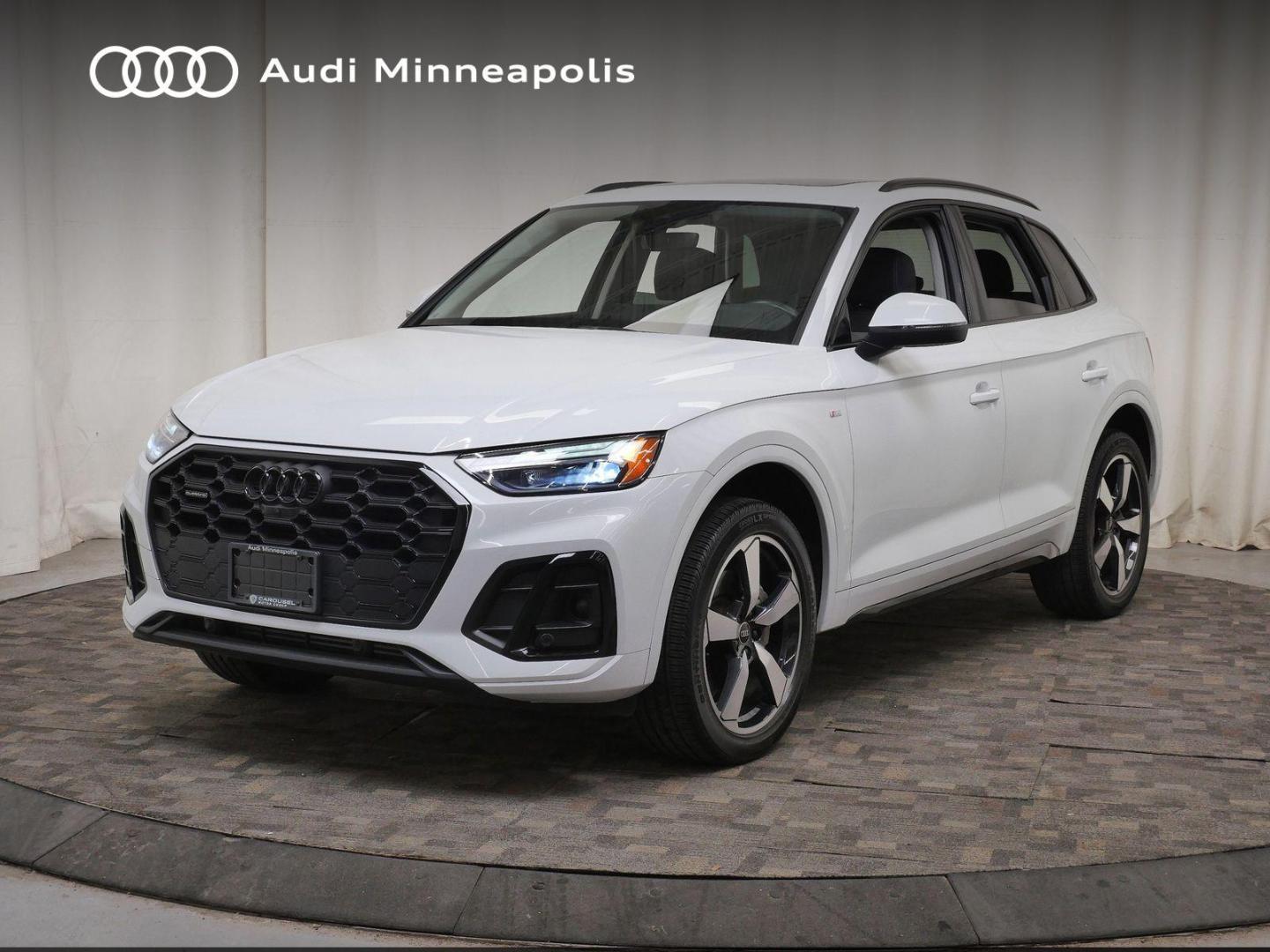 2023 Audi Q5 45 Premium Plus's photo