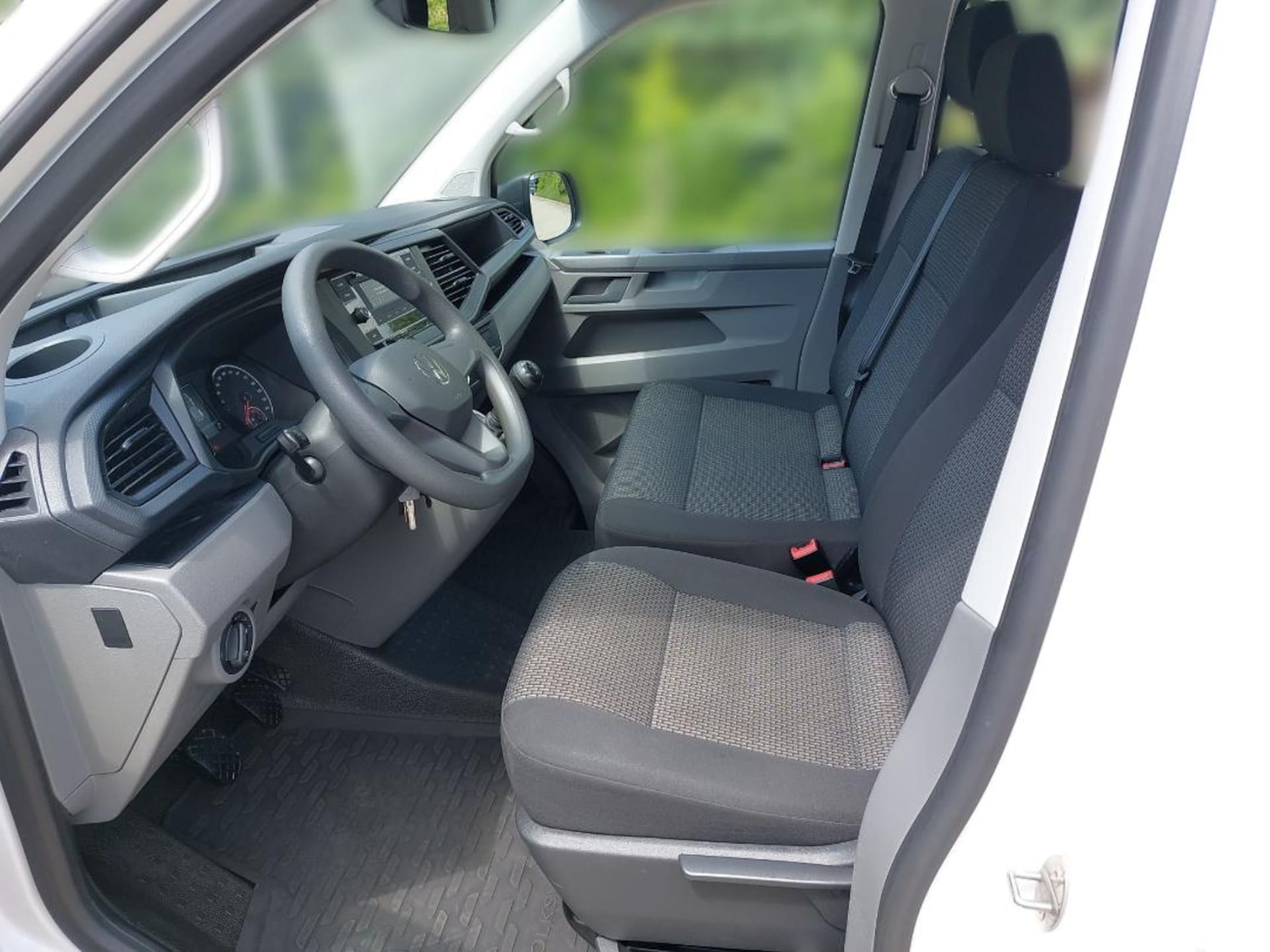 Volkswagen T6.1 Transporter Kombi kurzer Radstand
